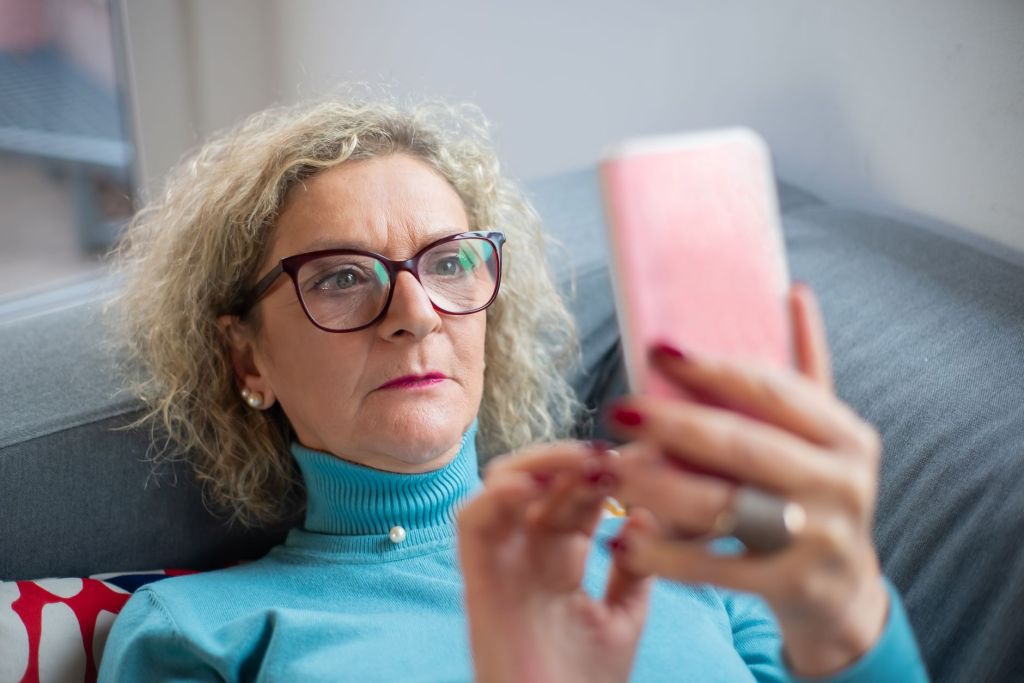 Why Do Older Women Fall for Romance&nbsp;Scams?